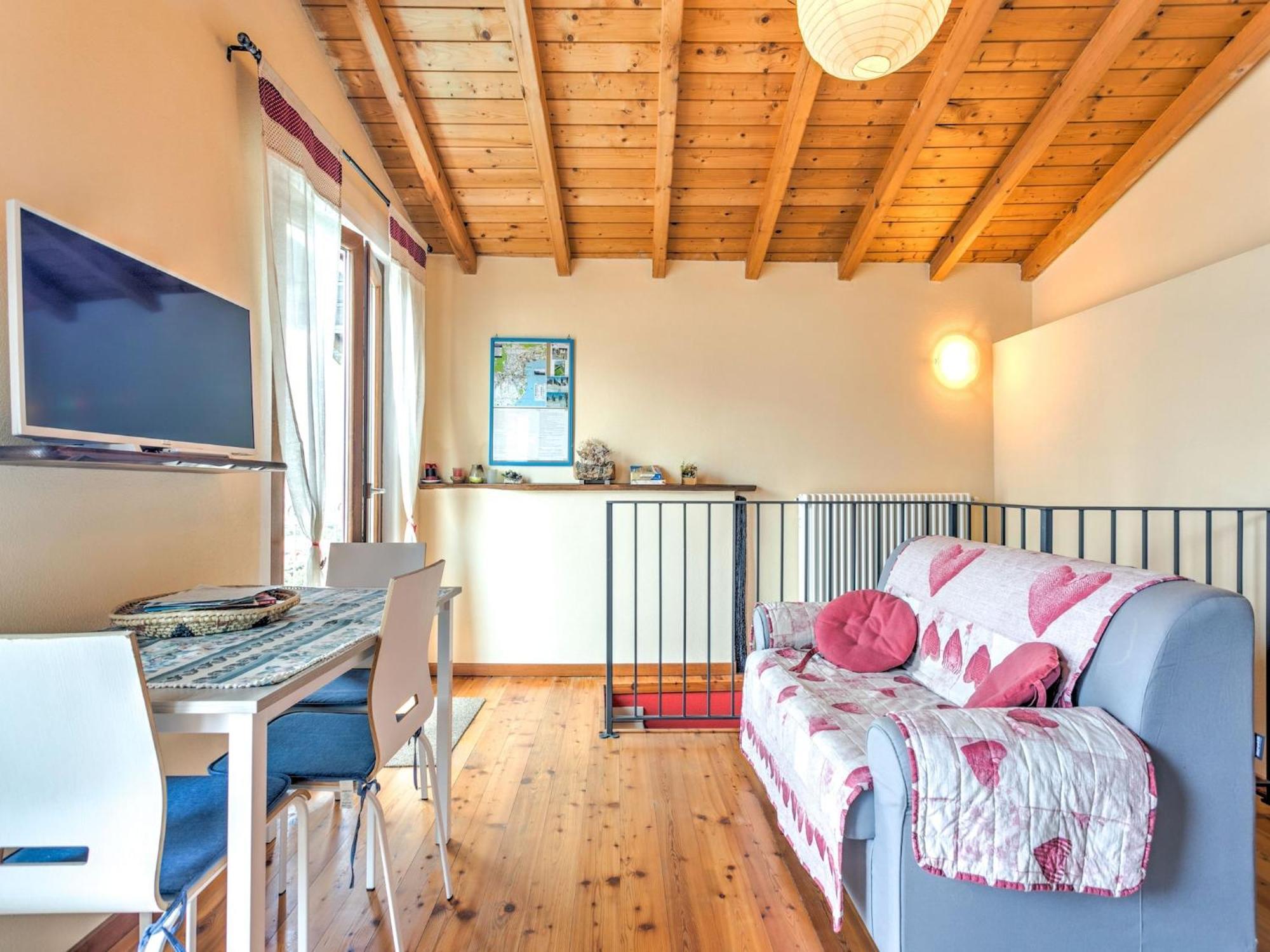 Wonderful Flat With Swimming Pool Lift And Garden Apartment กราเวโดนา ภายนอก รูปภาพ