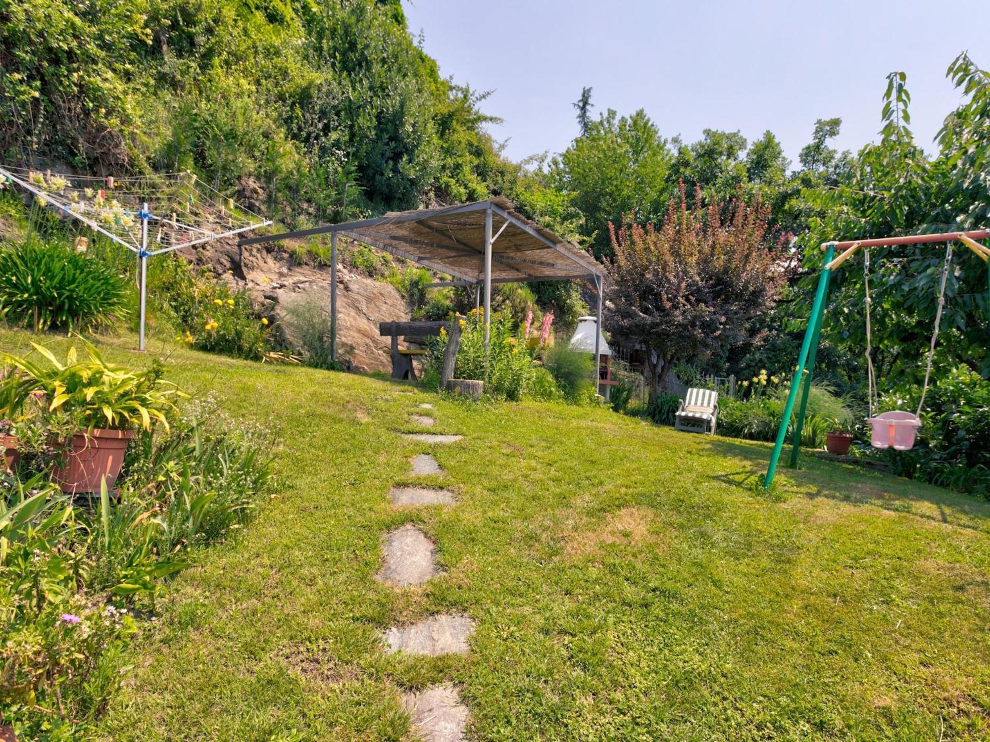 Wonderful Flat With Swimming Pool Lift And Garden Apartment กราเวโดนา ภายนอก รูปภาพ